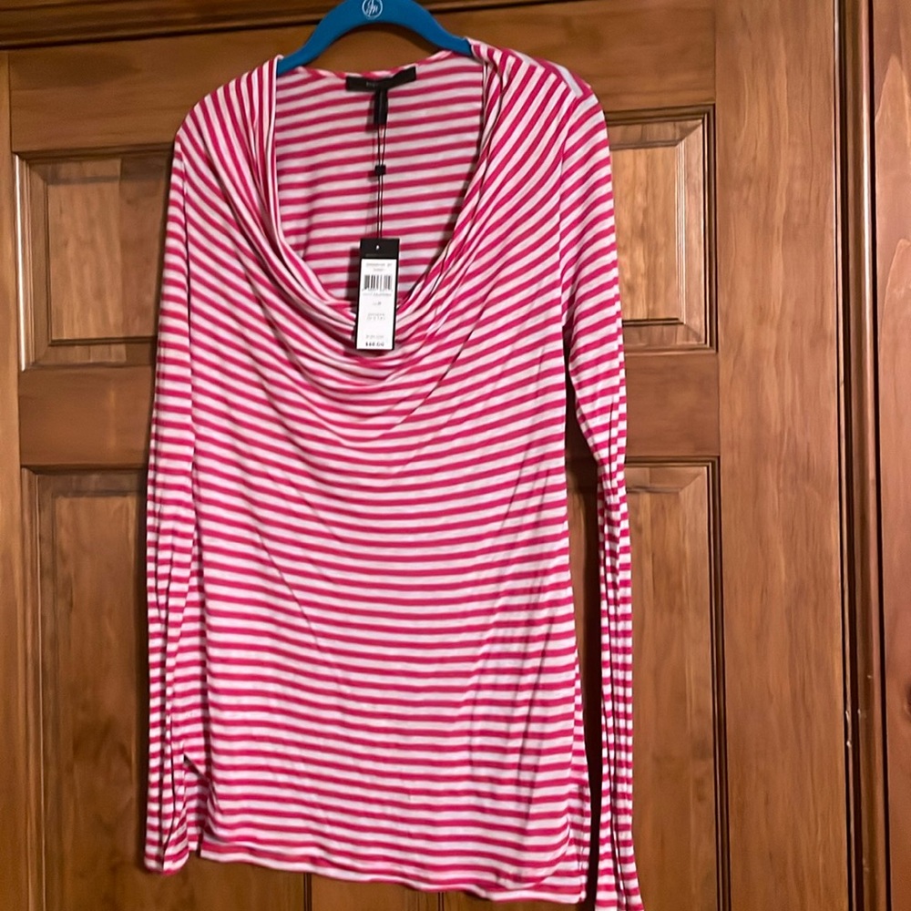 BCBG med light weight top